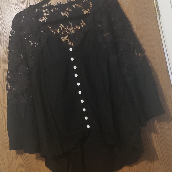 ๐HP๐1 Small left New lace crochet top - Picture 7 of 11